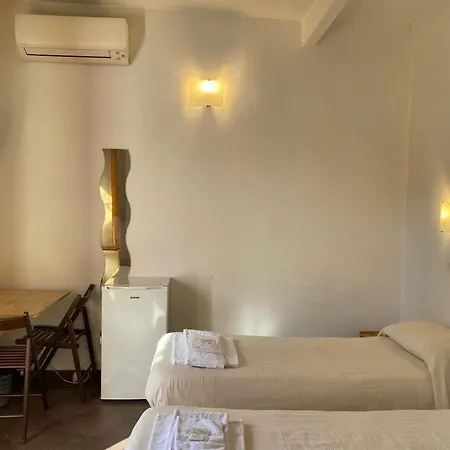 Affittacamere Santateresa Hostel *